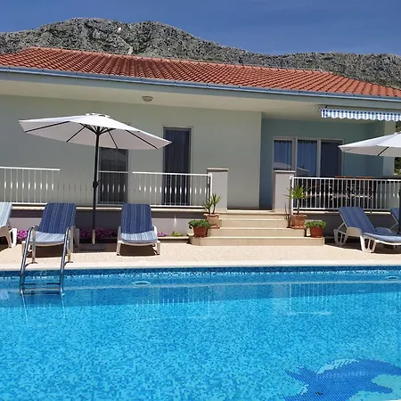 Kastel Gomilica: Private Pool For 6 Kastela