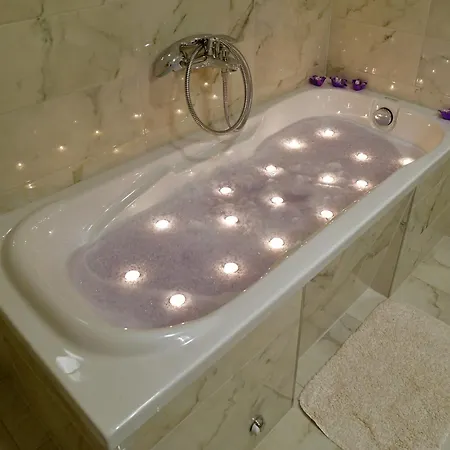 Kastel Gomilica: Private Pool For 6 Holiday home Kastela