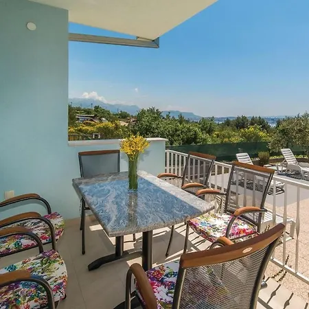 Holiday home Kastel Gomilica: Private Pool For 6 *
