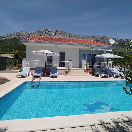 Holiday home Kastel Gomilica: Private Pool For 6 *