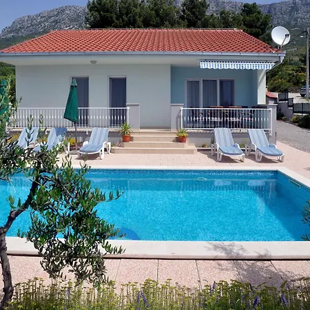 Kastel Gomilica: Private Pool For 6 Kastela